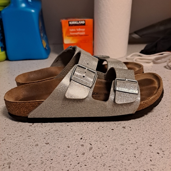 BIRKENSTOCK sandals size 40= 9, 9 1/2 (NARROW) - Picture 3 of 7